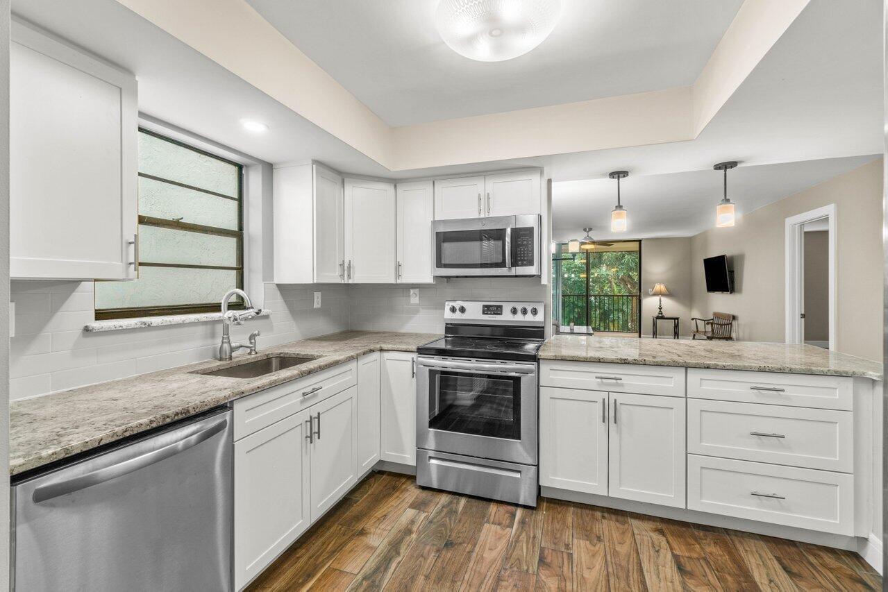 1555 S FEDERAL Highway 203