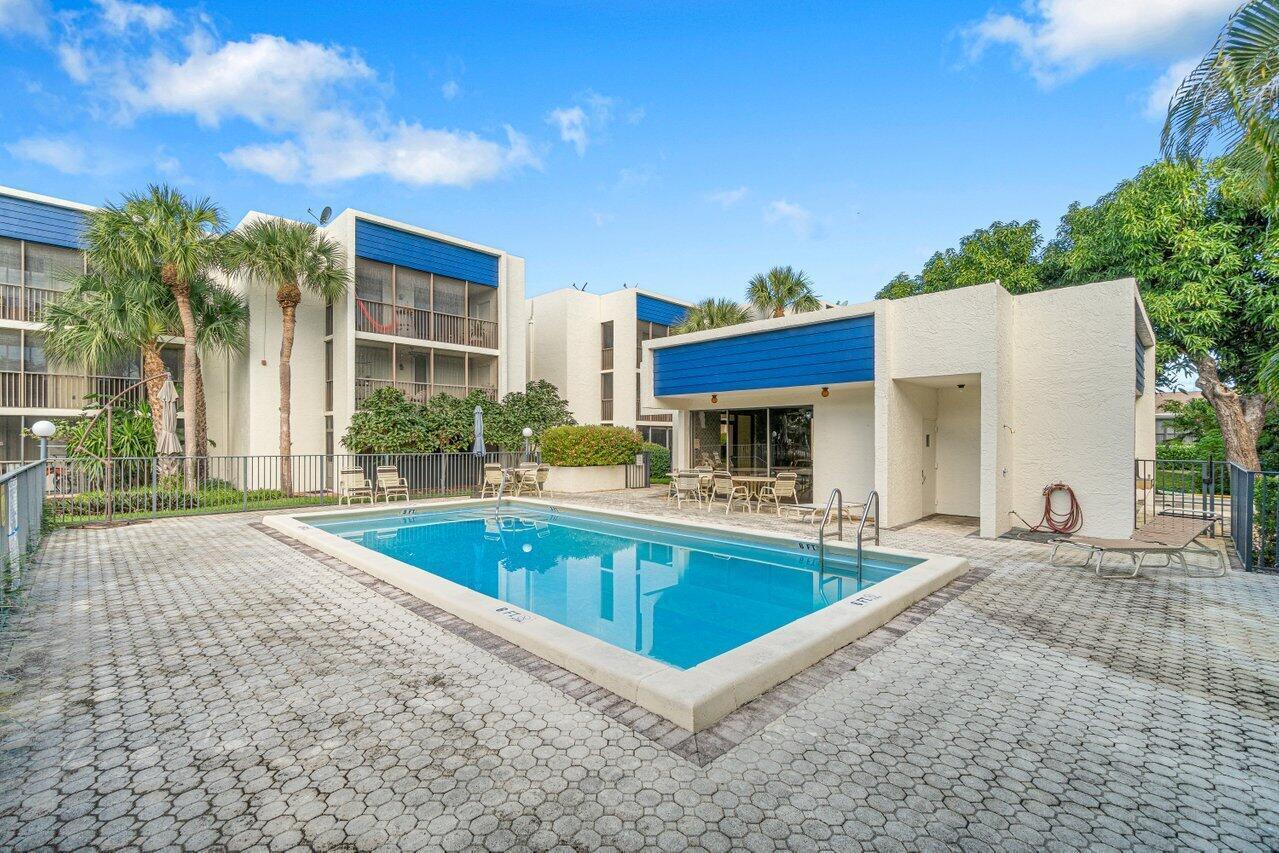 1555 S FEDERAL Highway 203