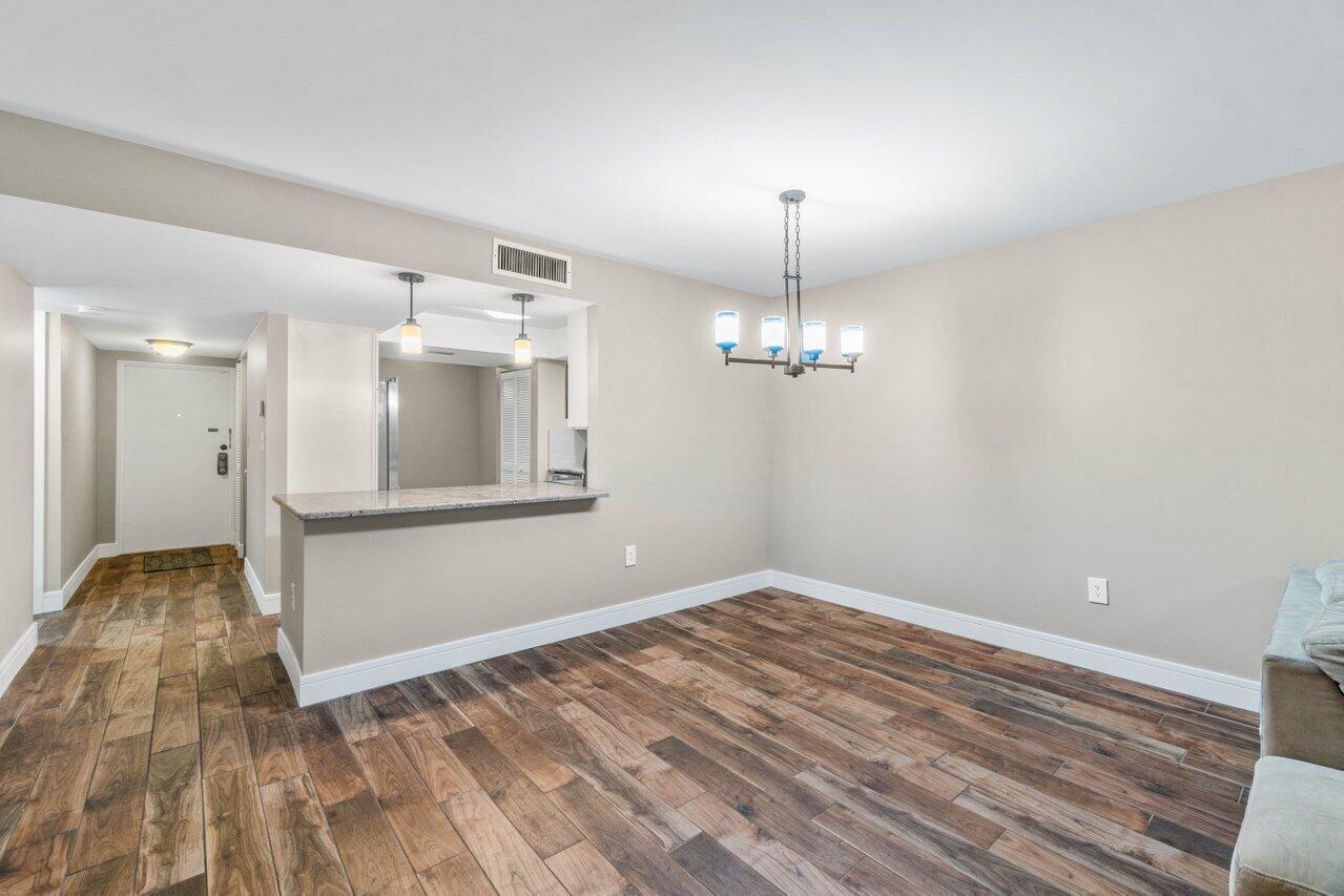 1555 S FEDERAL Highway 203