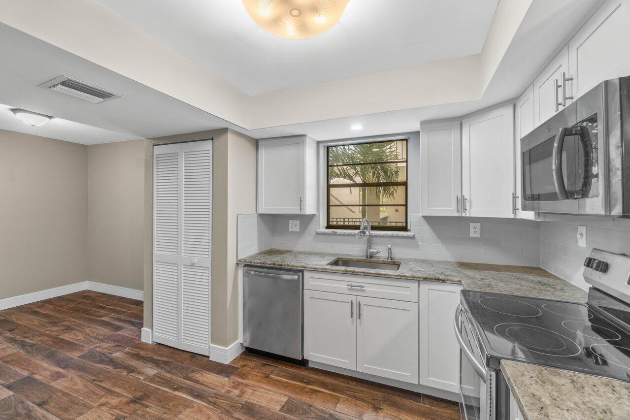 1555 S FEDERAL Highway 203