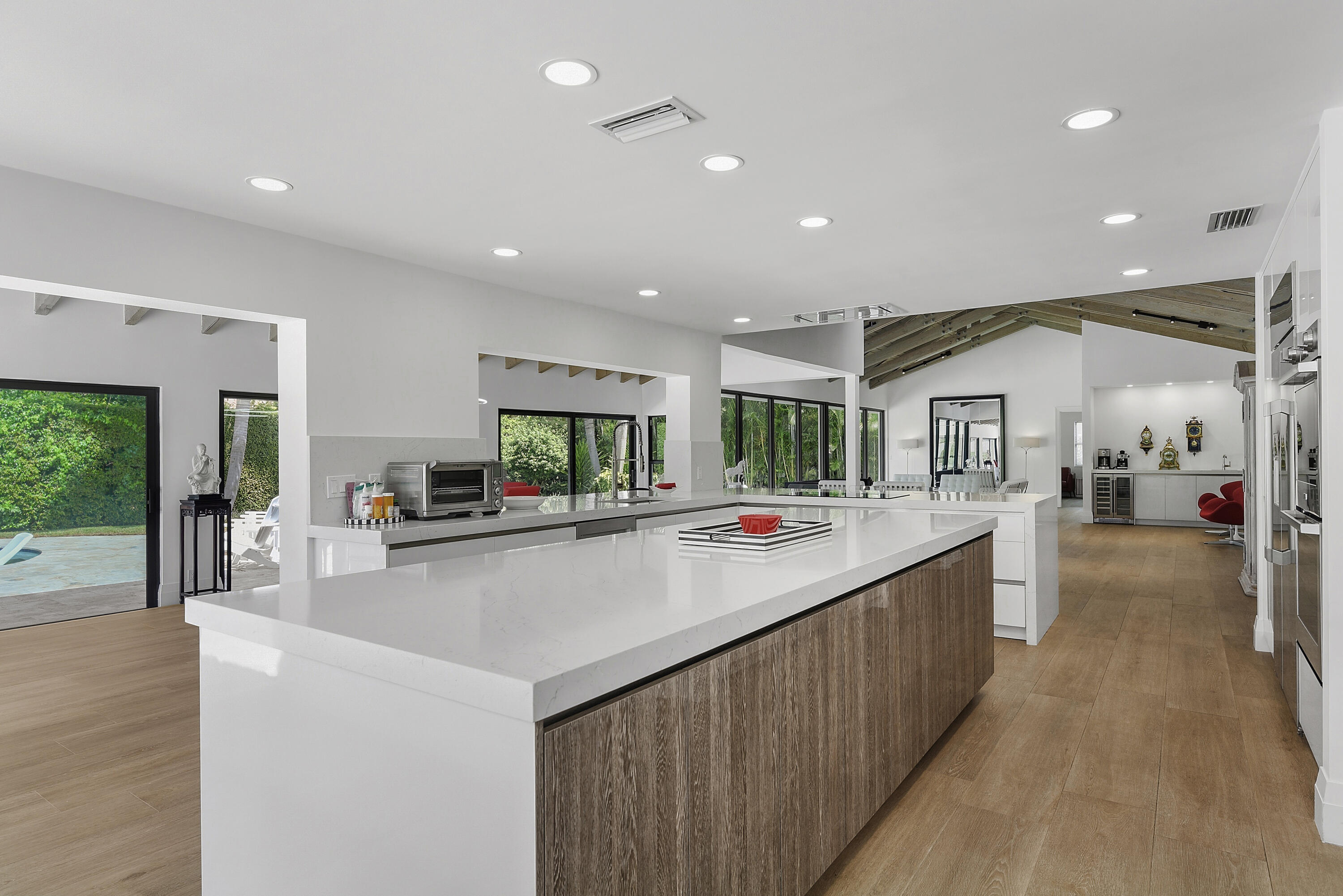 4561 OAK TREE Court