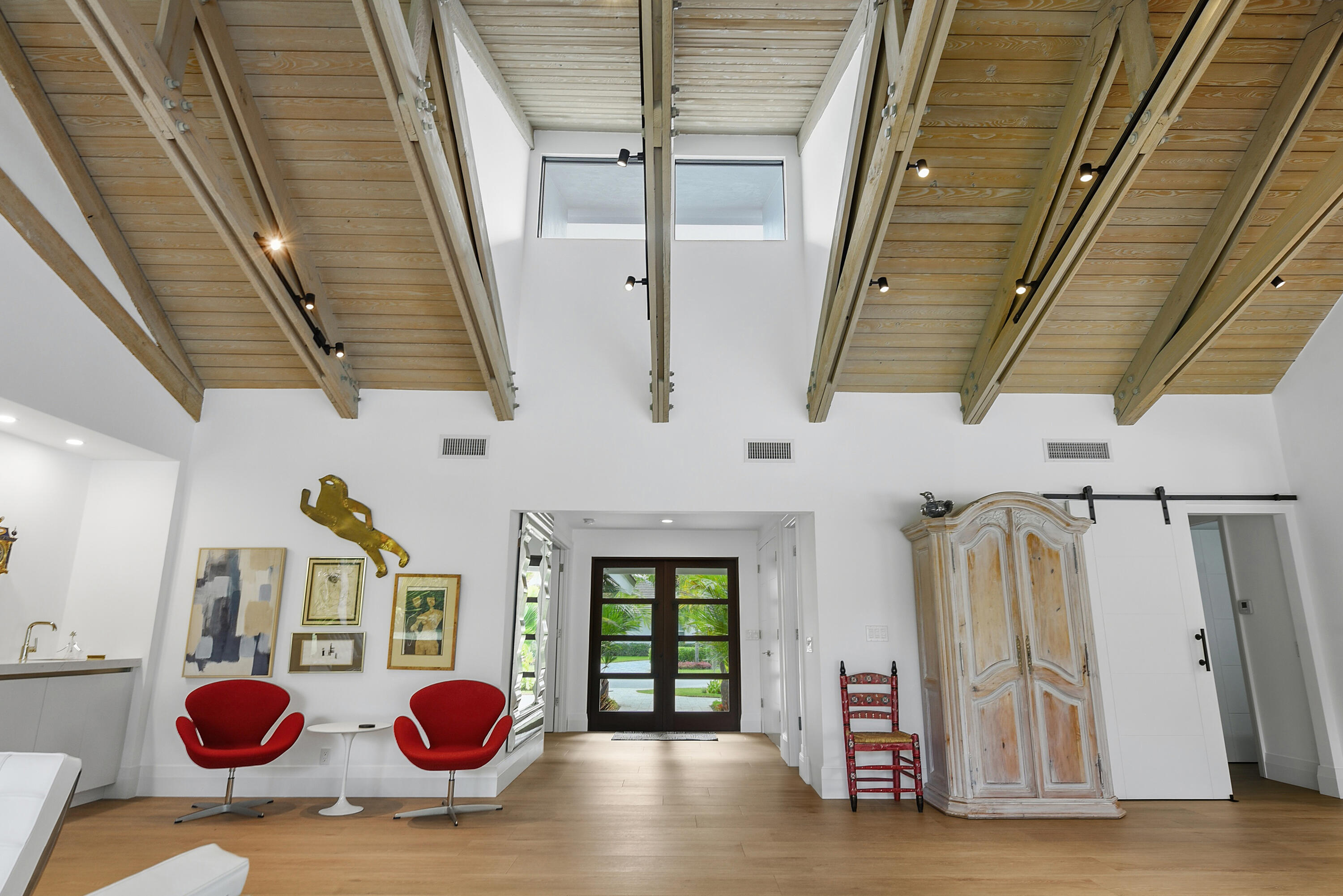 4561 OAK TREE Court