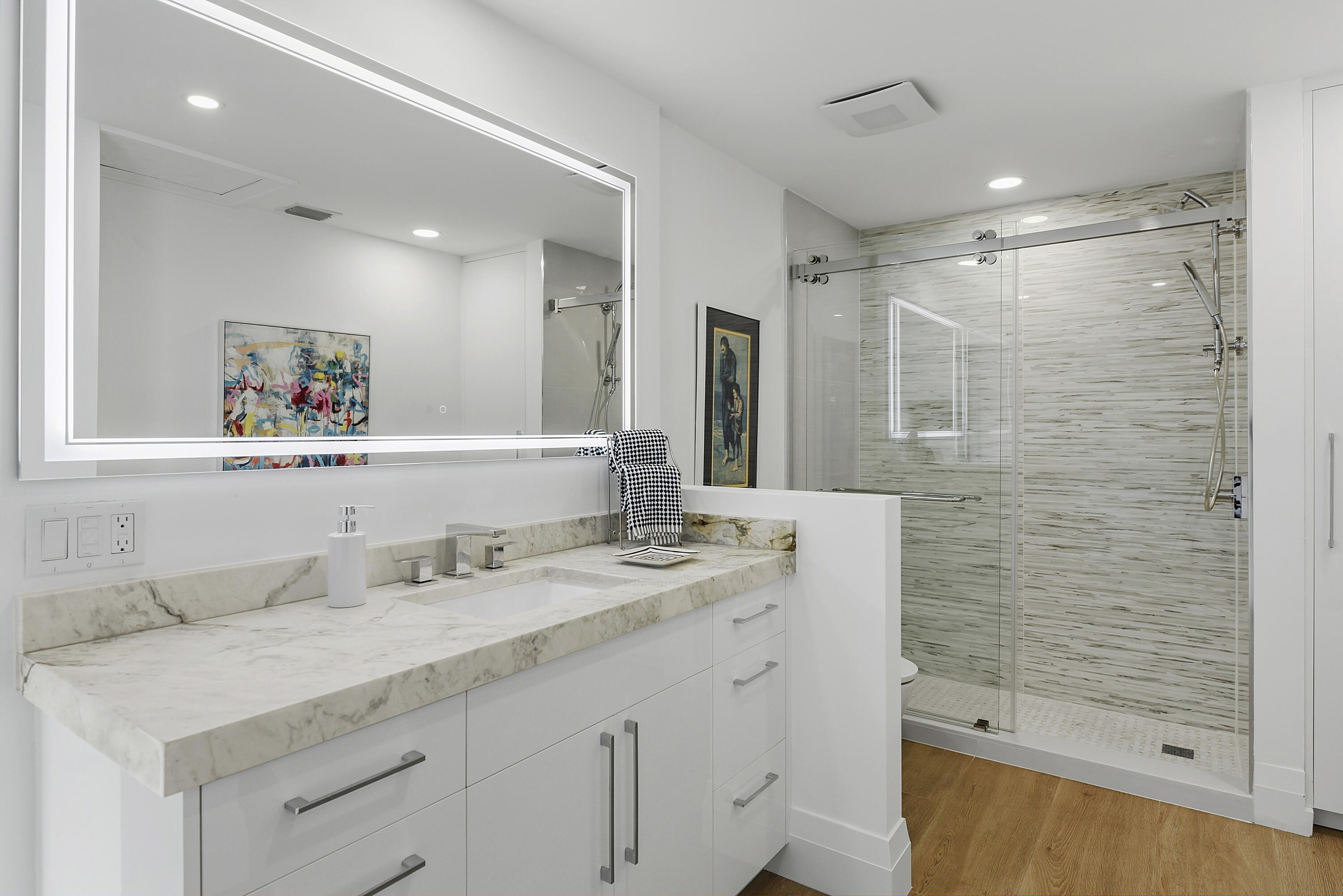 4561 OAK TREE Court