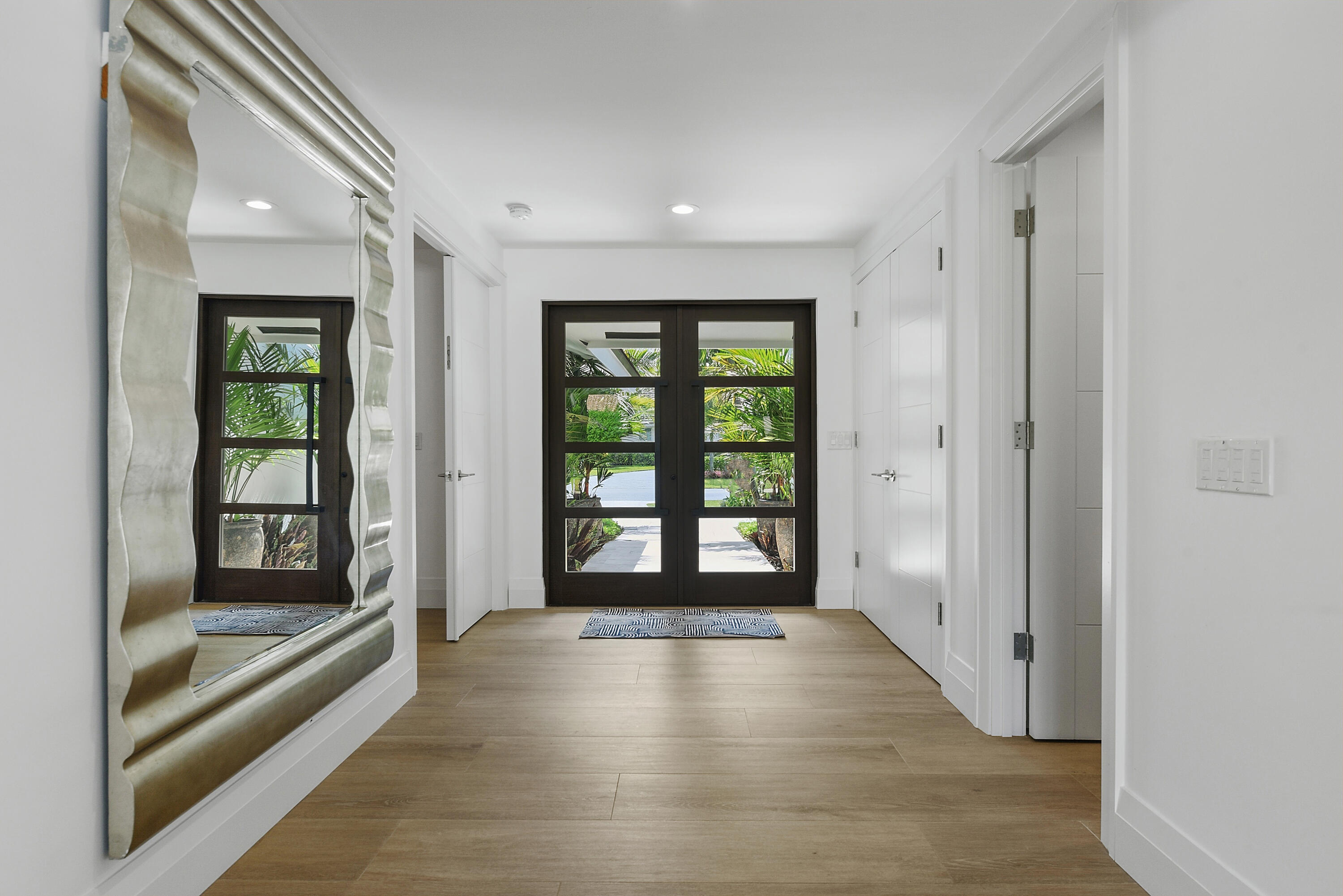 4561 OAK TREE Court