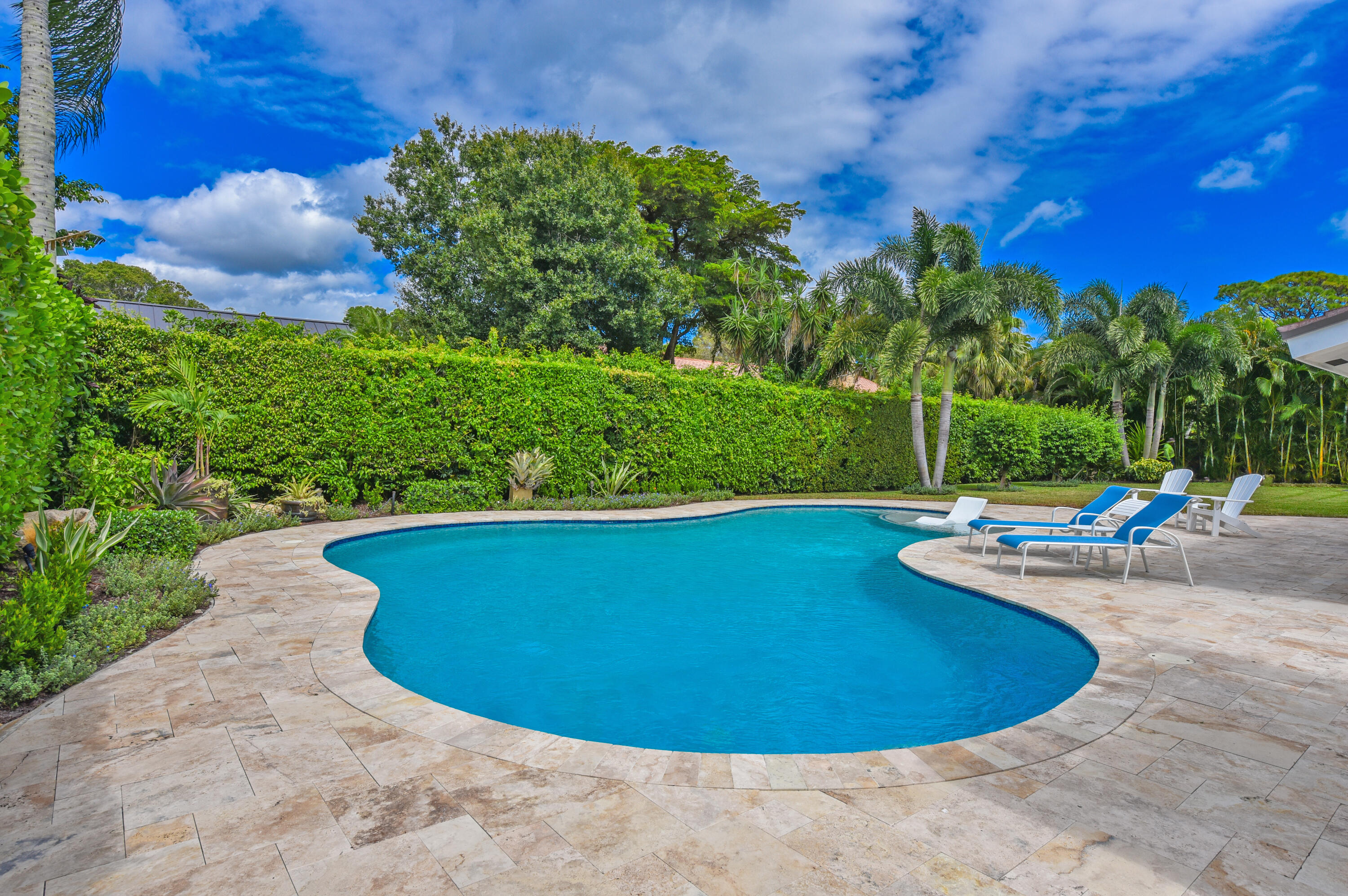 4561 OAK TREE Court
