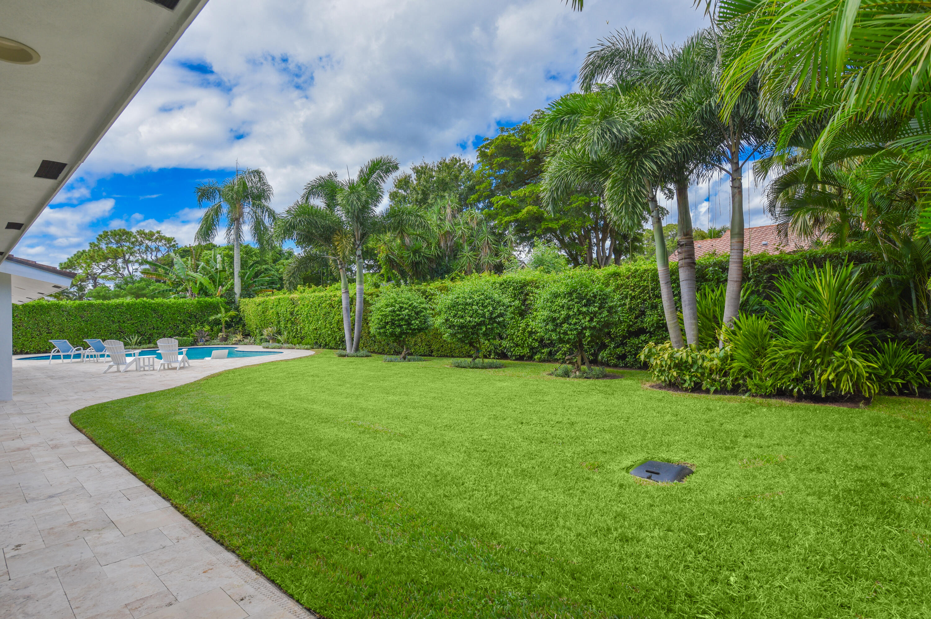 4561 OAK TREE Court