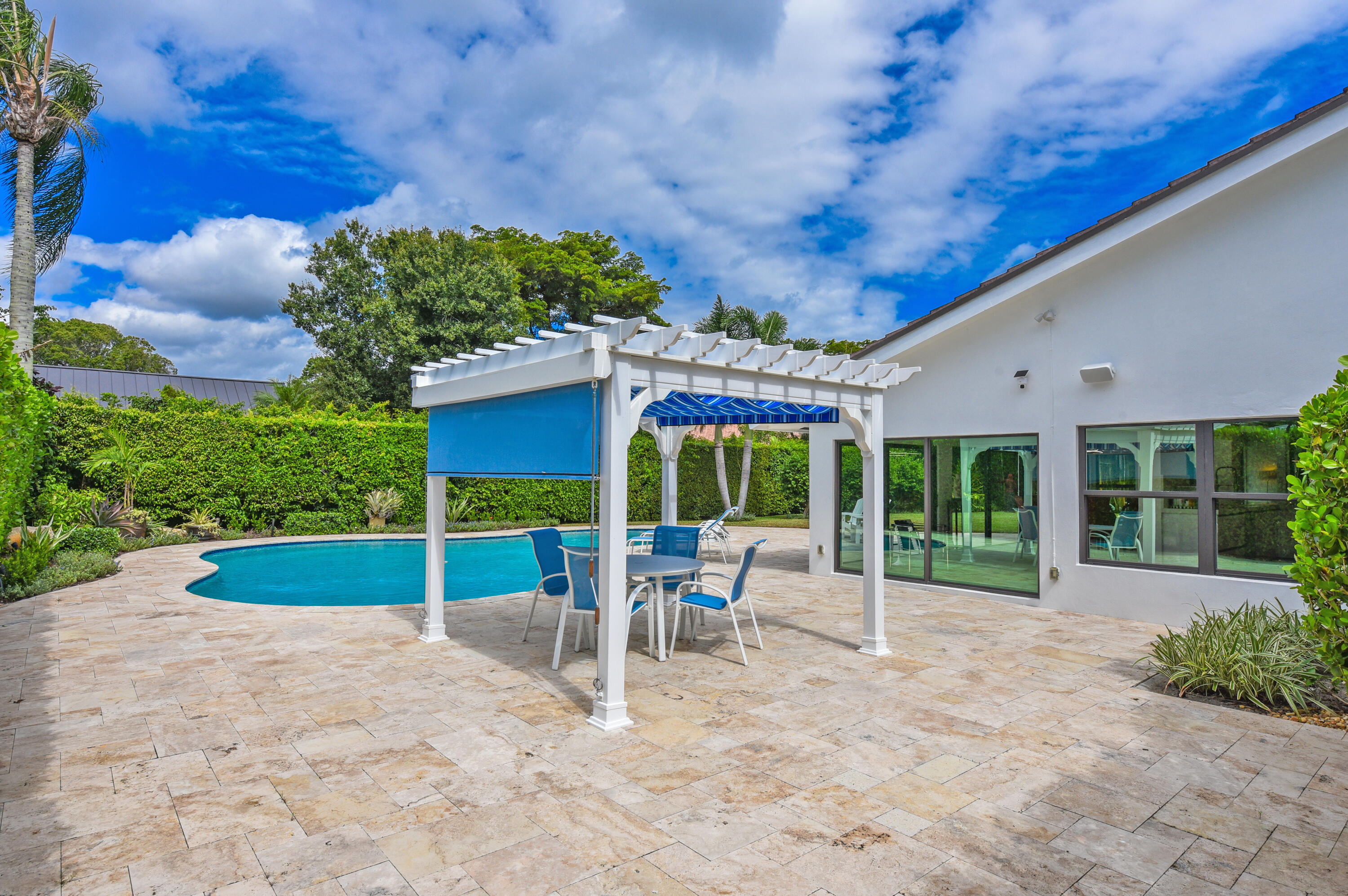 4561 OAK TREE Court