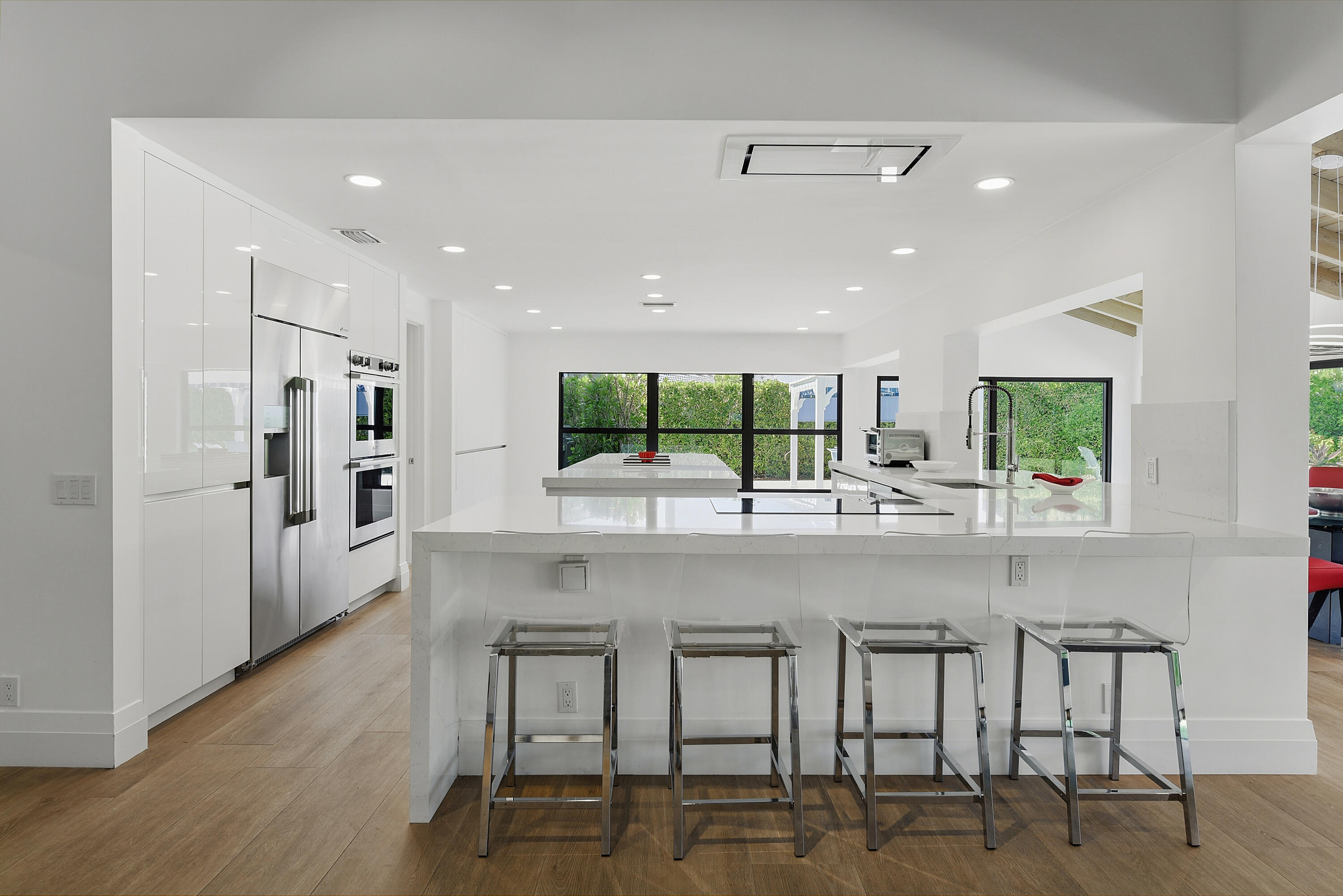 4561 OAK TREE Court