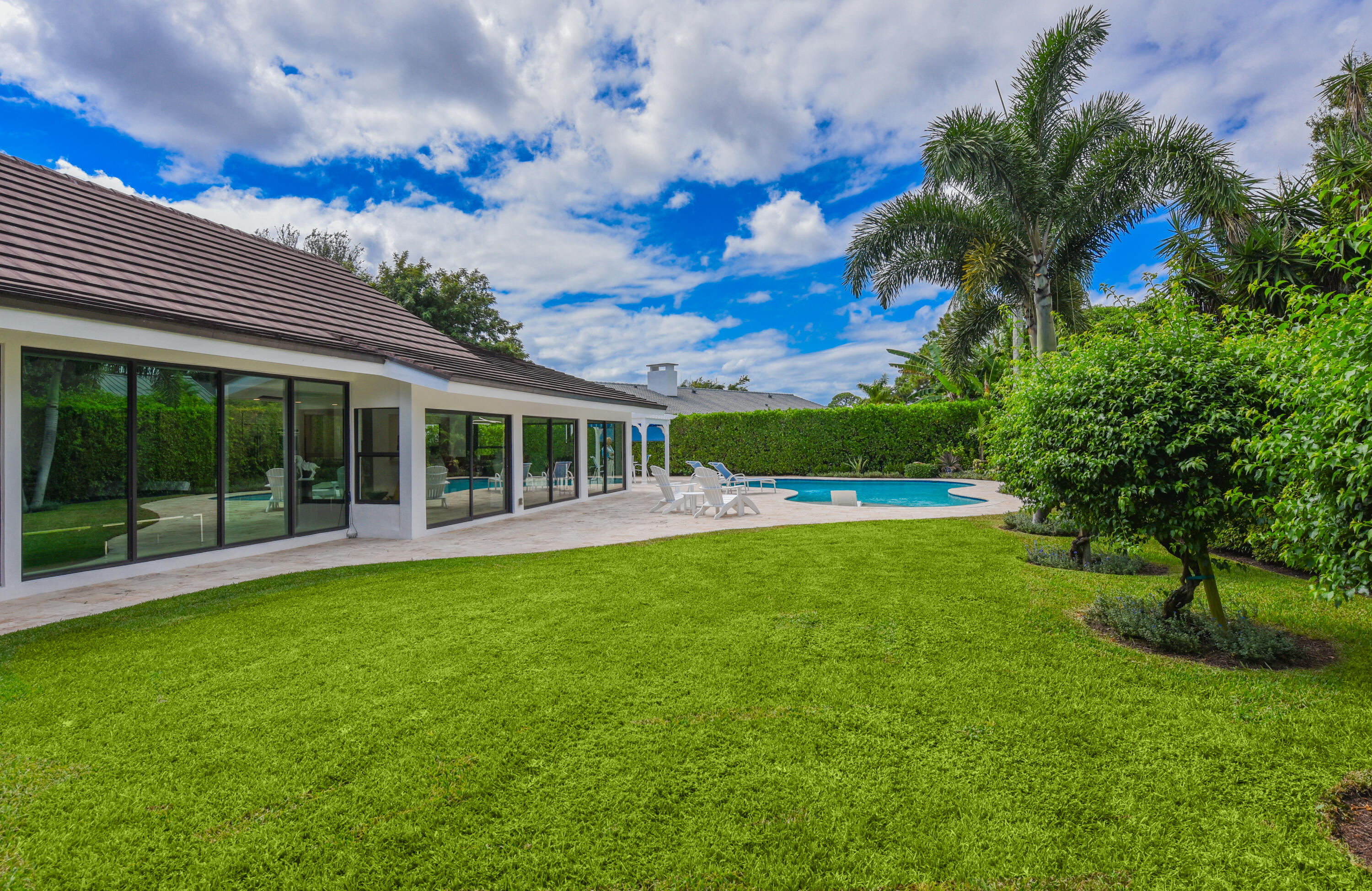 4561 OAK TREE Court