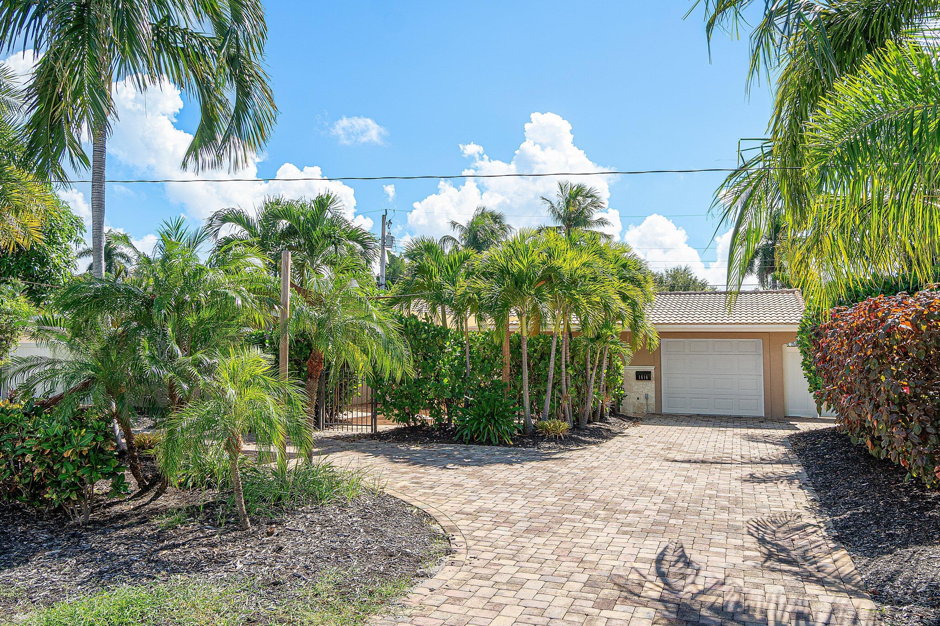 1616 SE 4TH Street