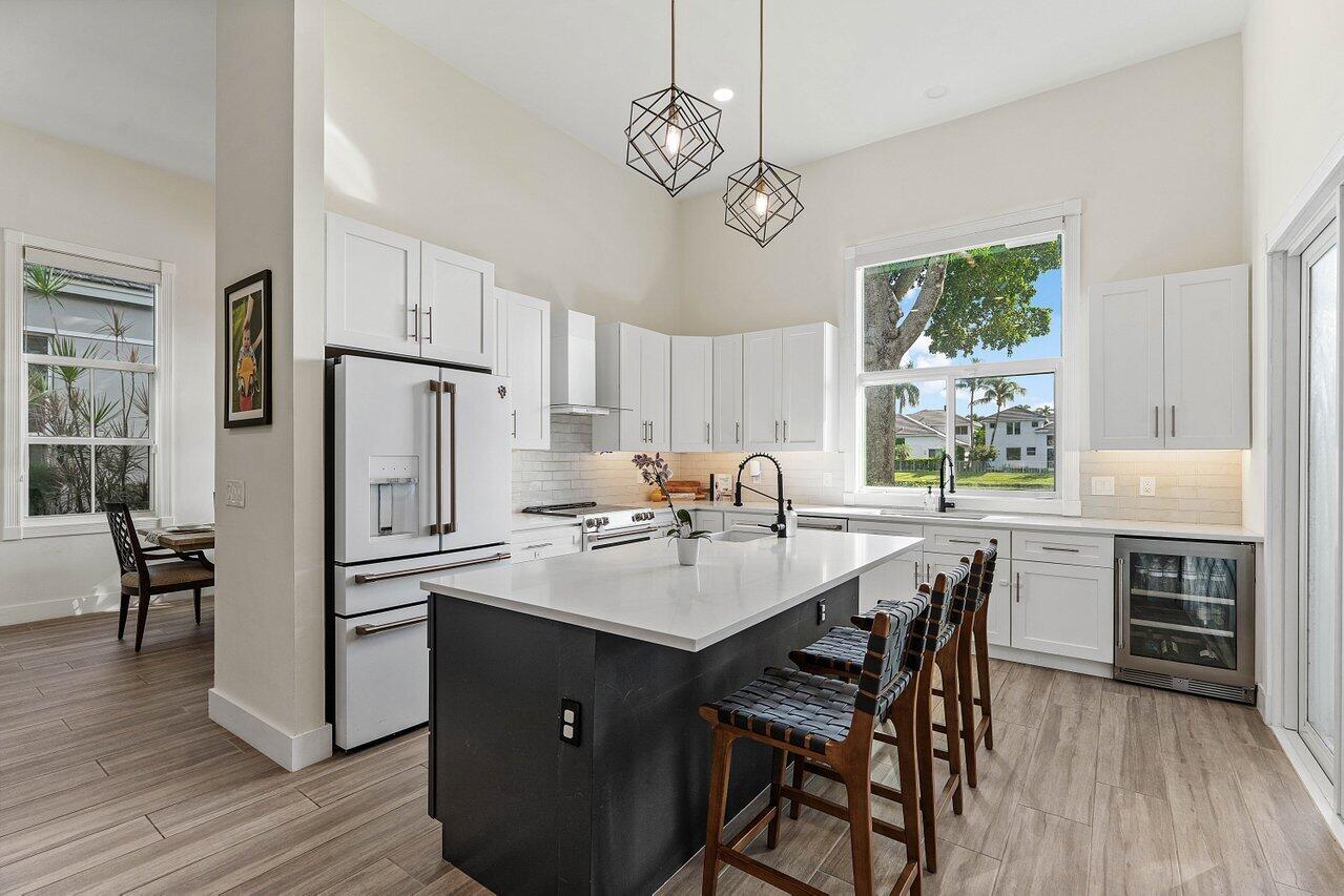 5798 NW 39TH Avenue