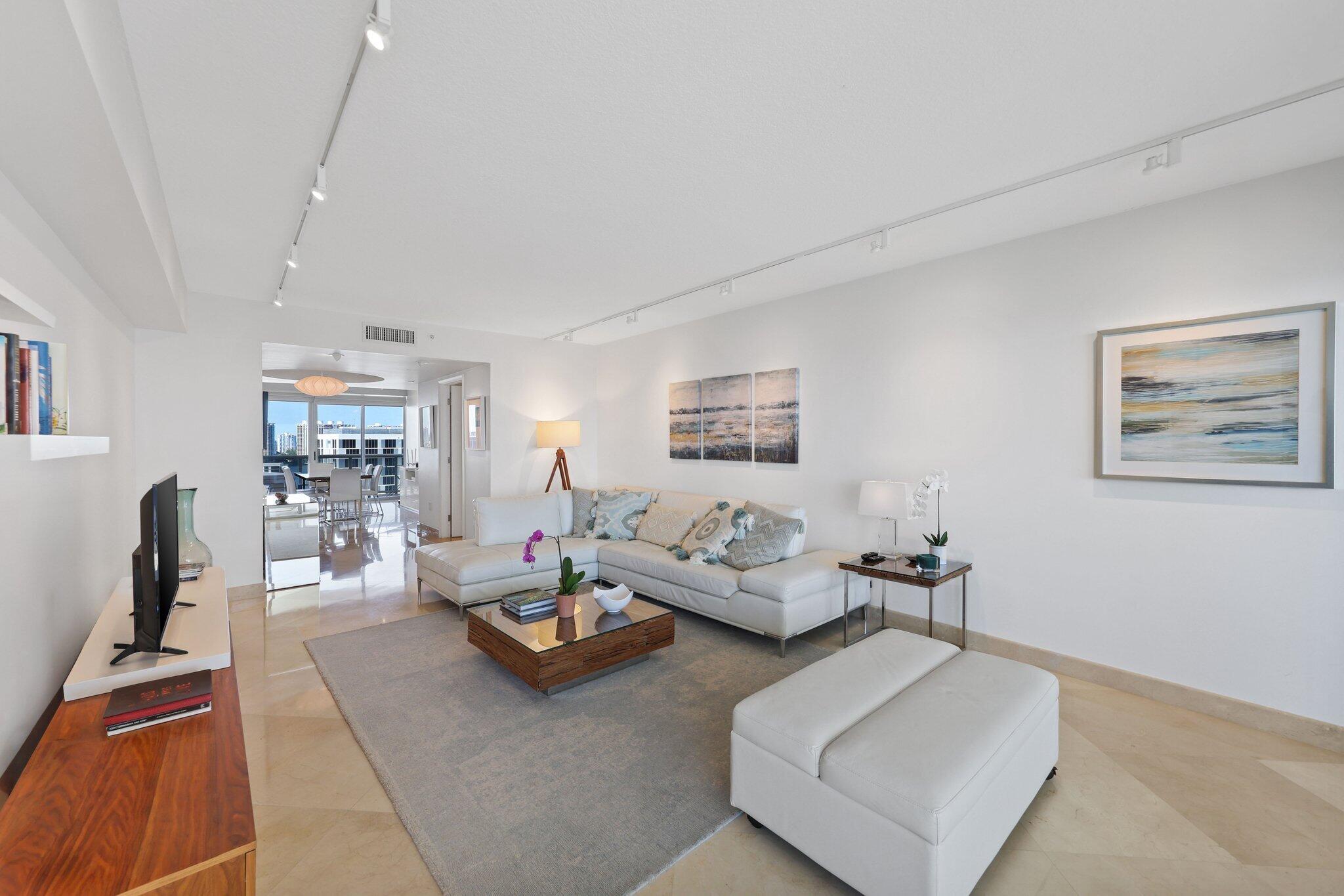 17555 COLLINS Avenue 2106