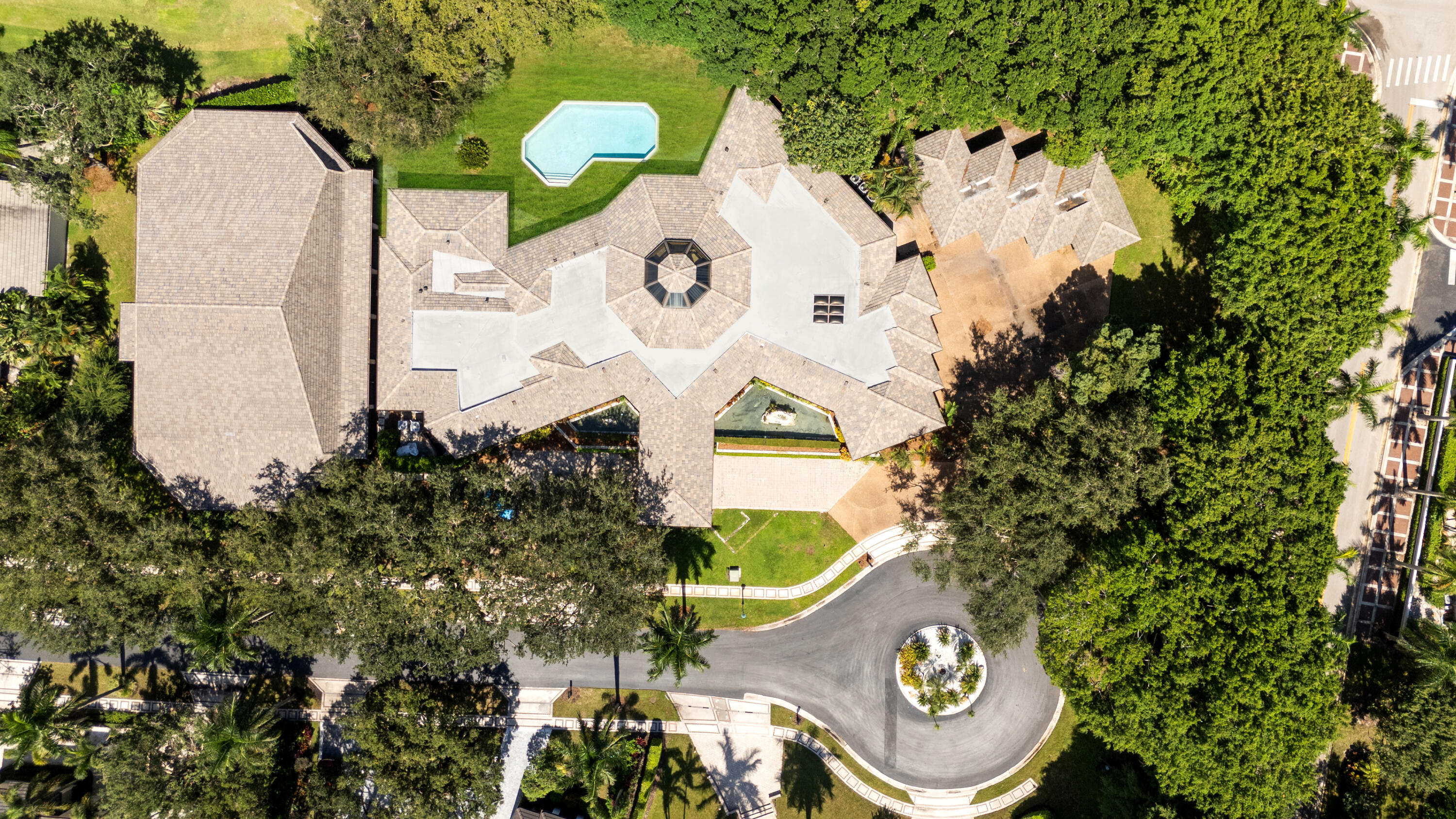 19700 Oakbrook Circle