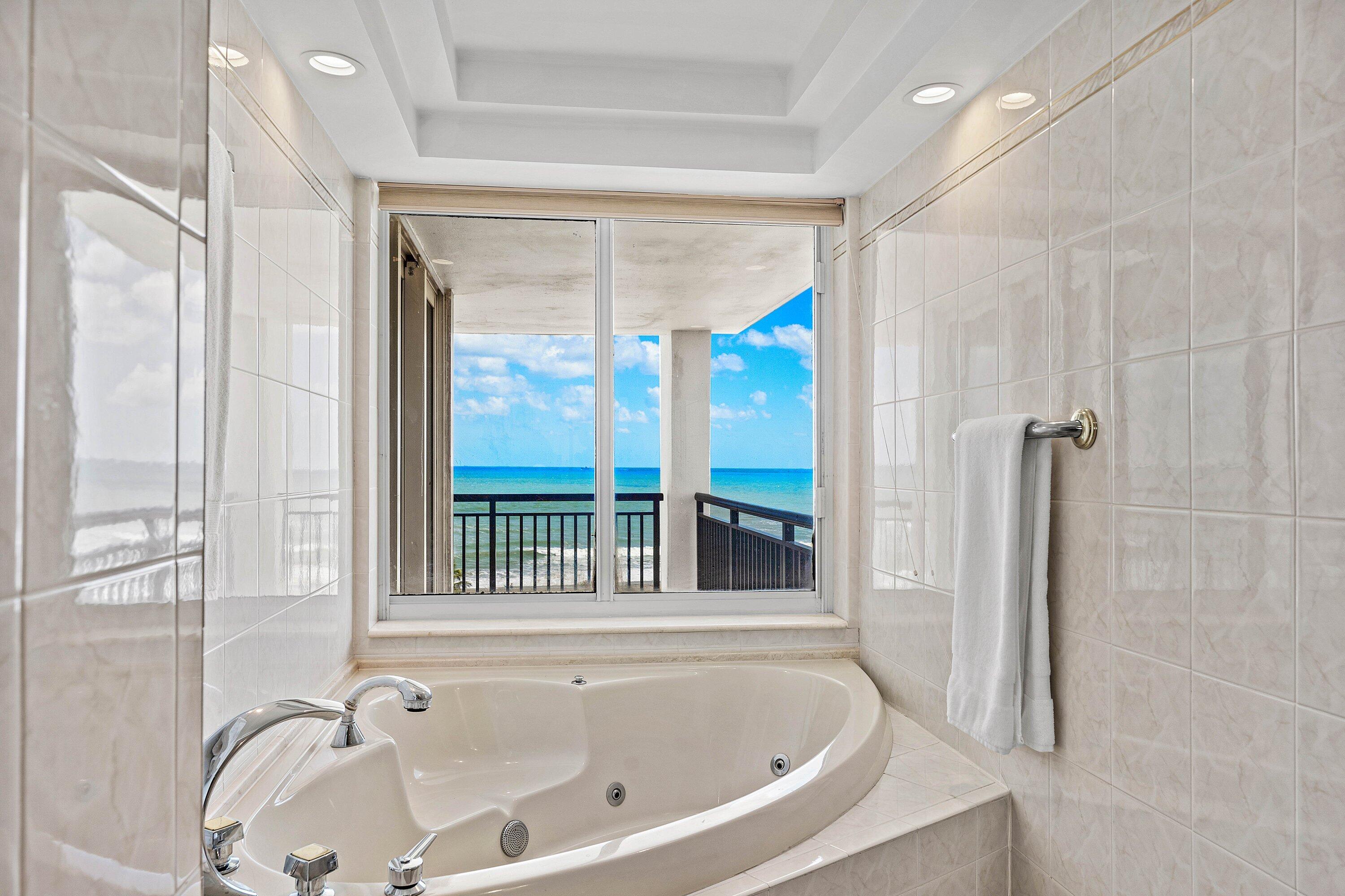 2000 S OCEAN Boulevard 6A