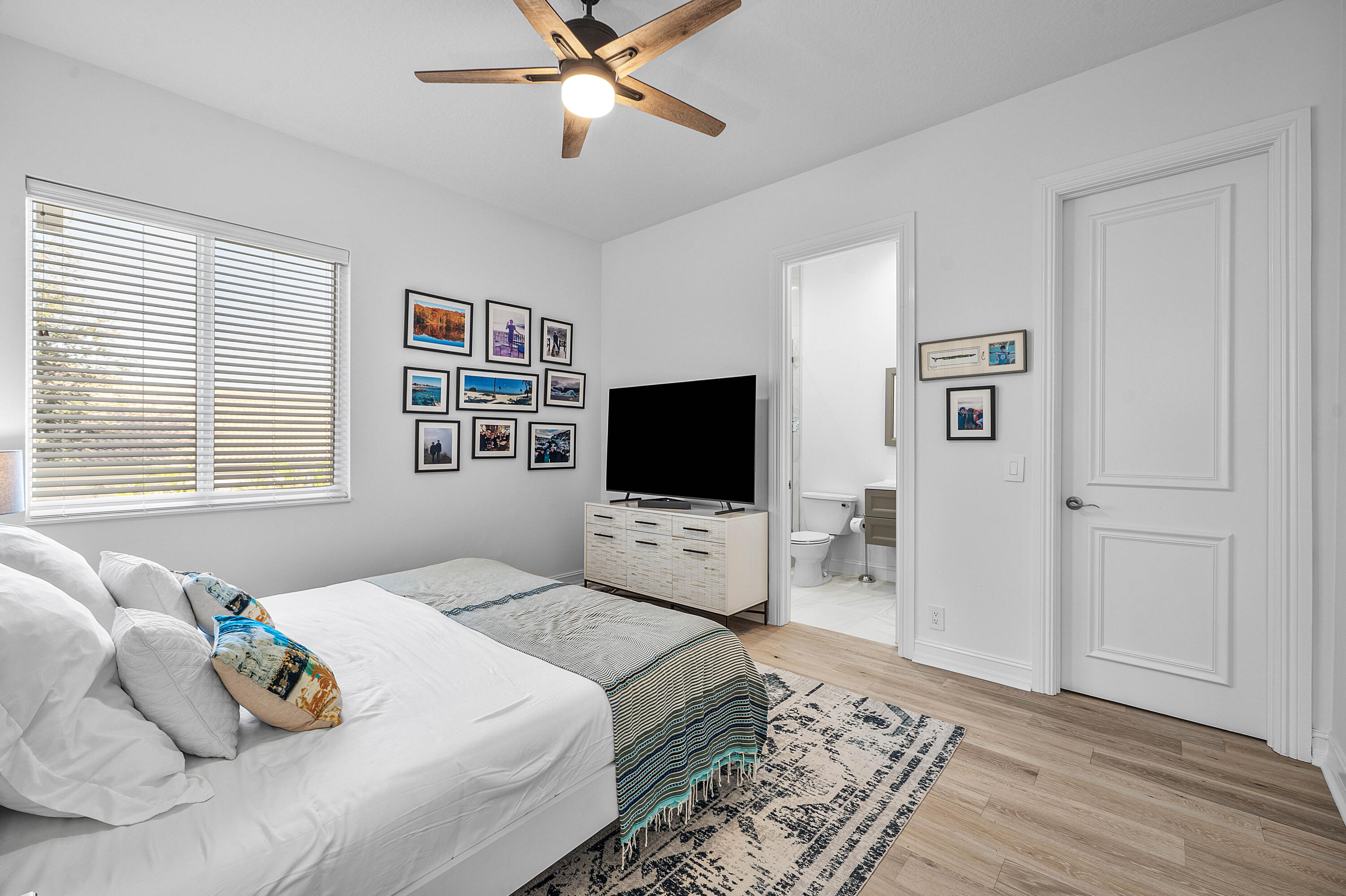 17963 LAKE AZURE Way