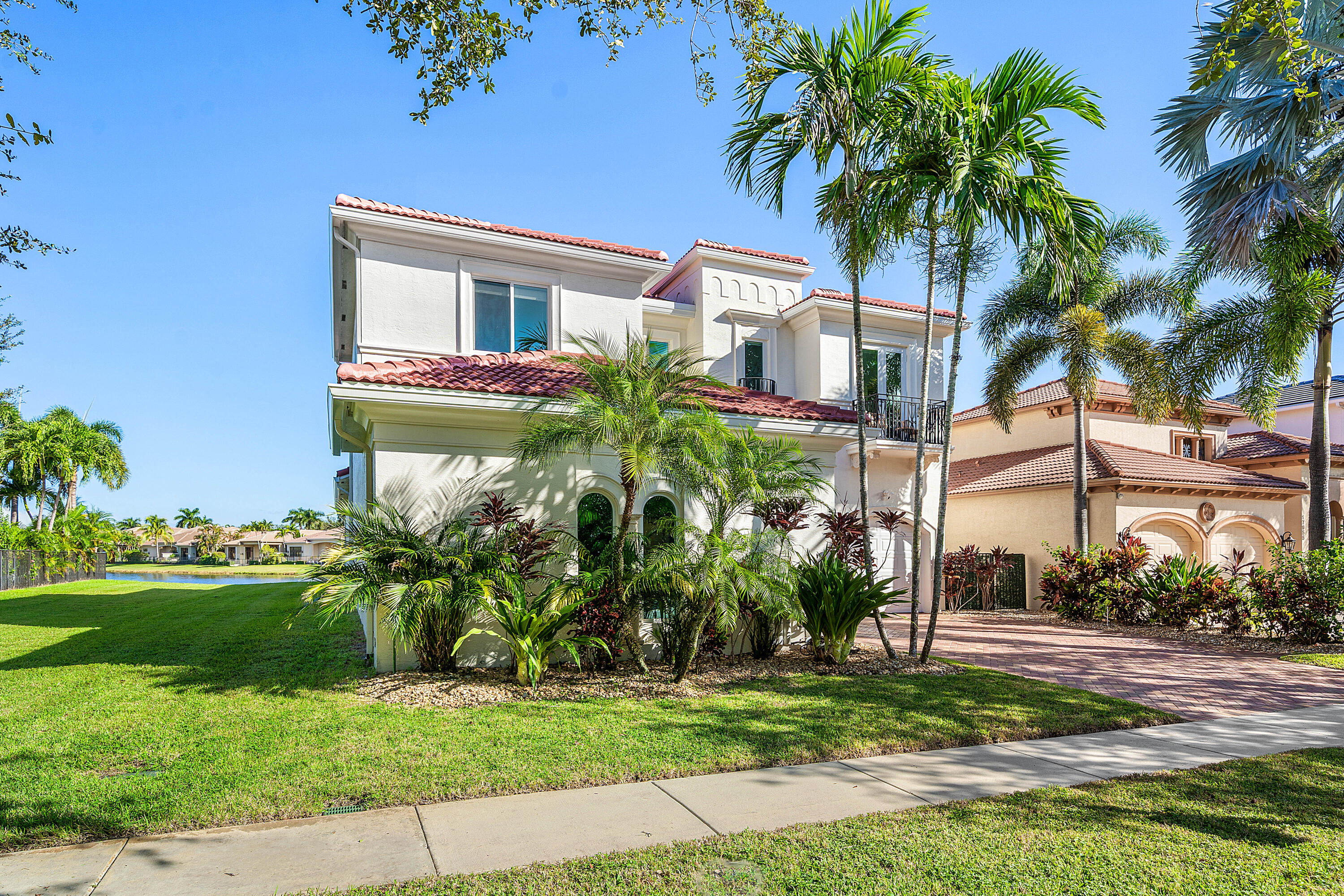 17963 LAKE AZURE Way