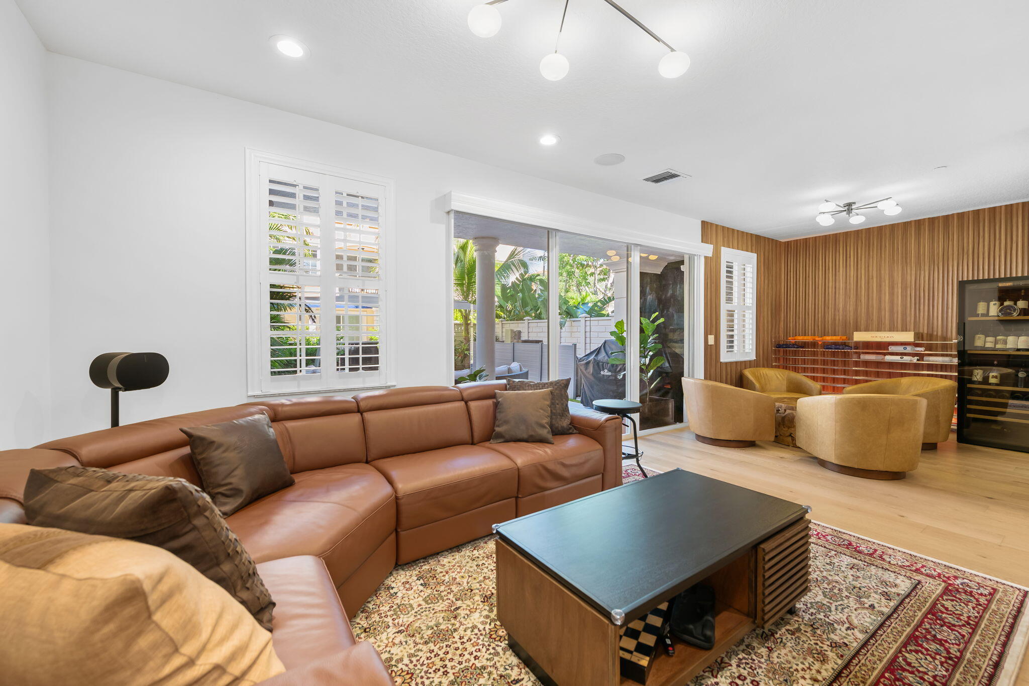 613 NE FRANCESCA Lane