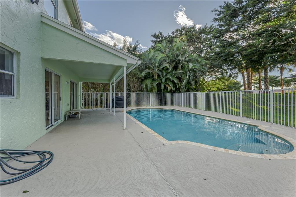 12221 Quilting Lane
