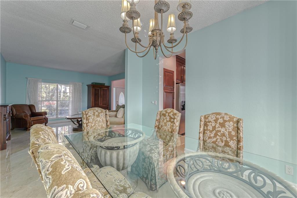 12221 Quilting Lane