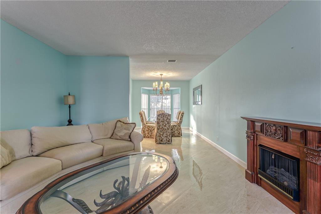 12221 Quilting Lane