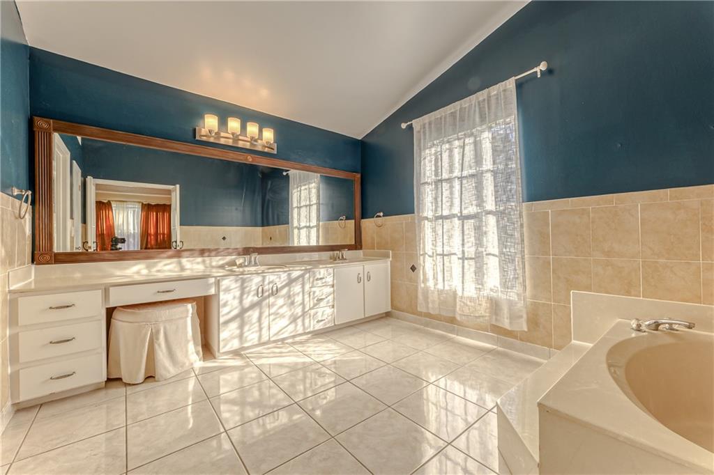12221 Quilting Lane