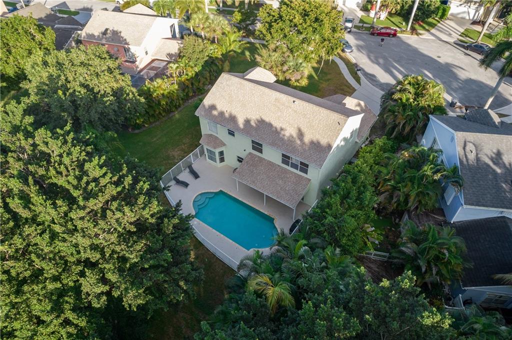 12221 Quilting Lane
