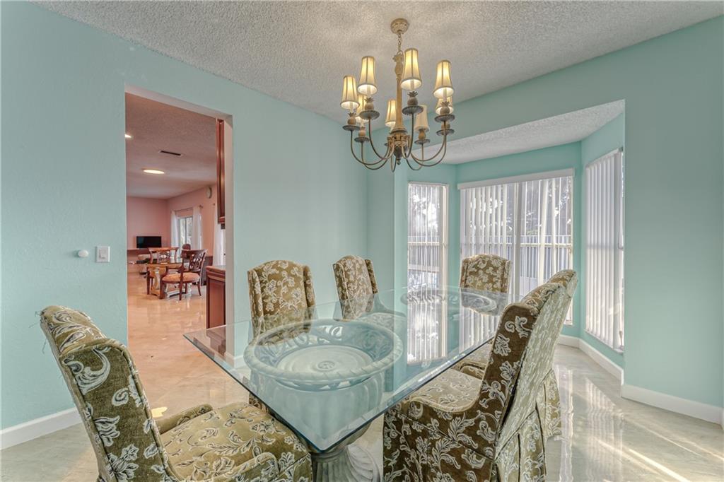 12221 Quilting Lane