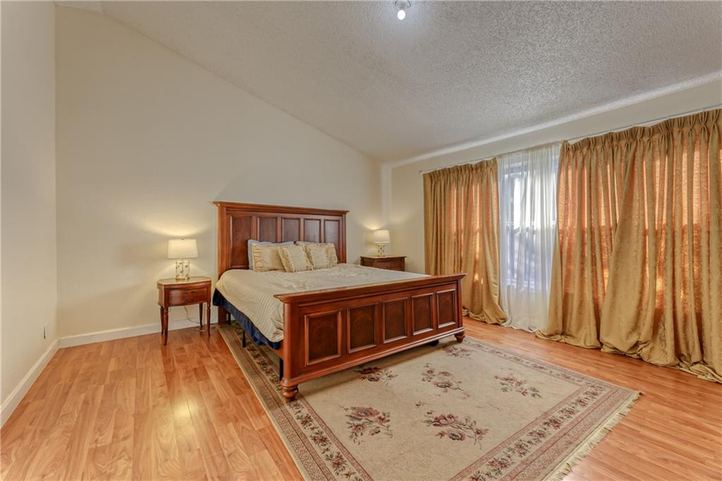 12221 Quilting Lane