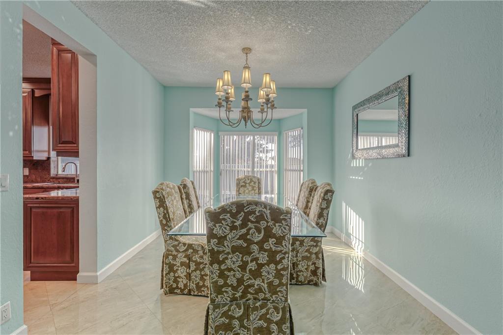 12221 Quilting Lane