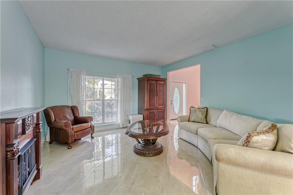 12221 Quilting Lane