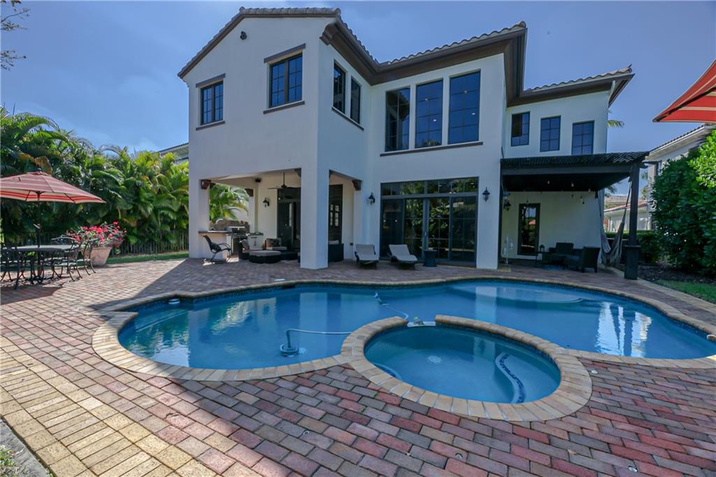 8196 Emerald Ave