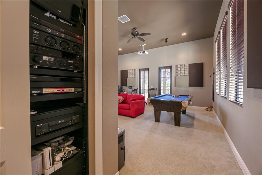 8196 Emerald Ave