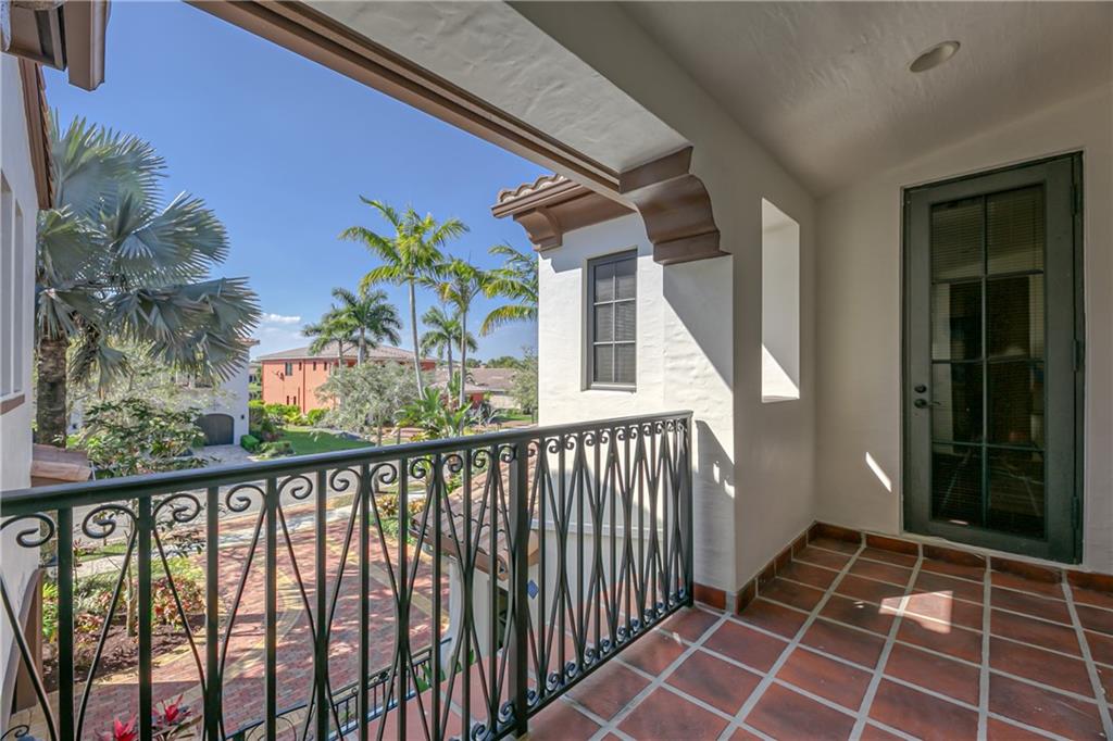 8196 Emerald Ave