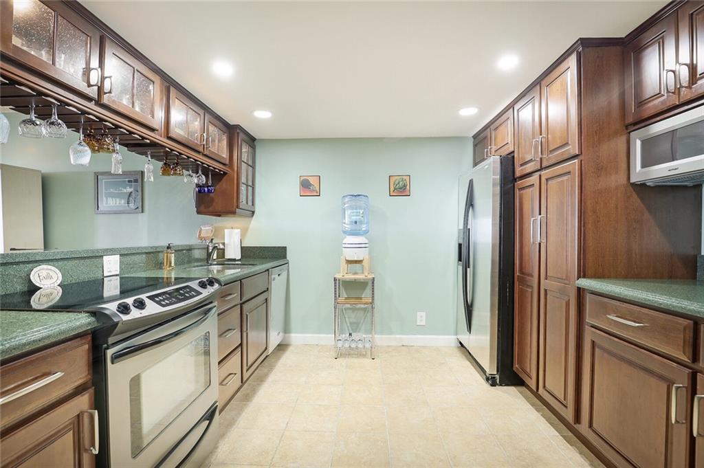 3150 N Palm Aire Dr Unit: 908