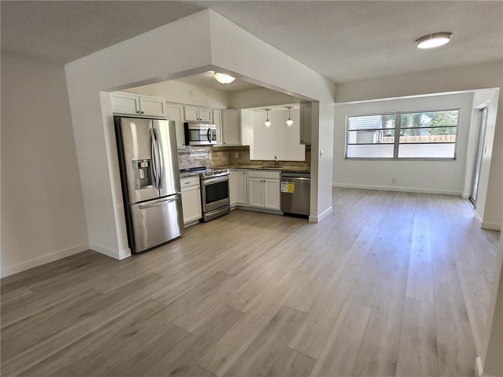 521 SE 15th St