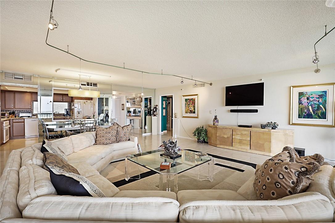 2480 Presidential Way Unit: 1903