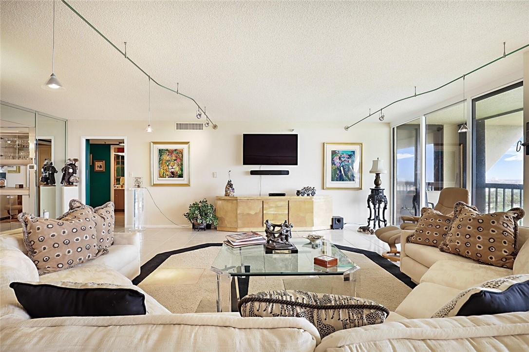 2480 Presidential Way Unit: 1903