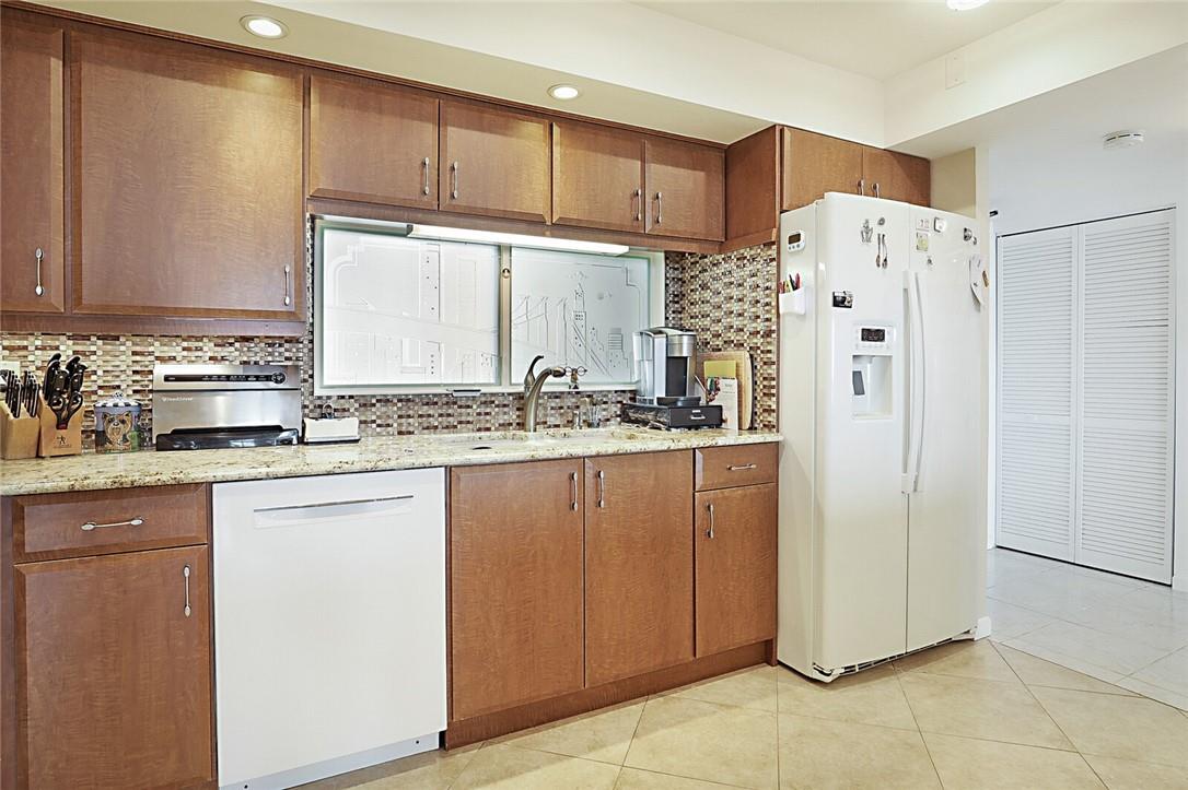 2480 Presidential Way Unit: 1903