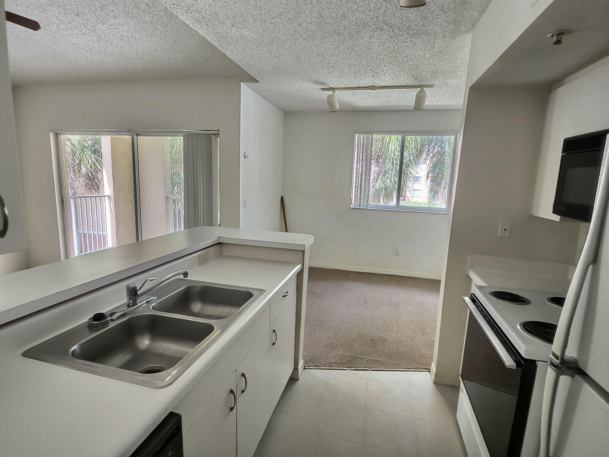 2620 S University Dr Unit: 214