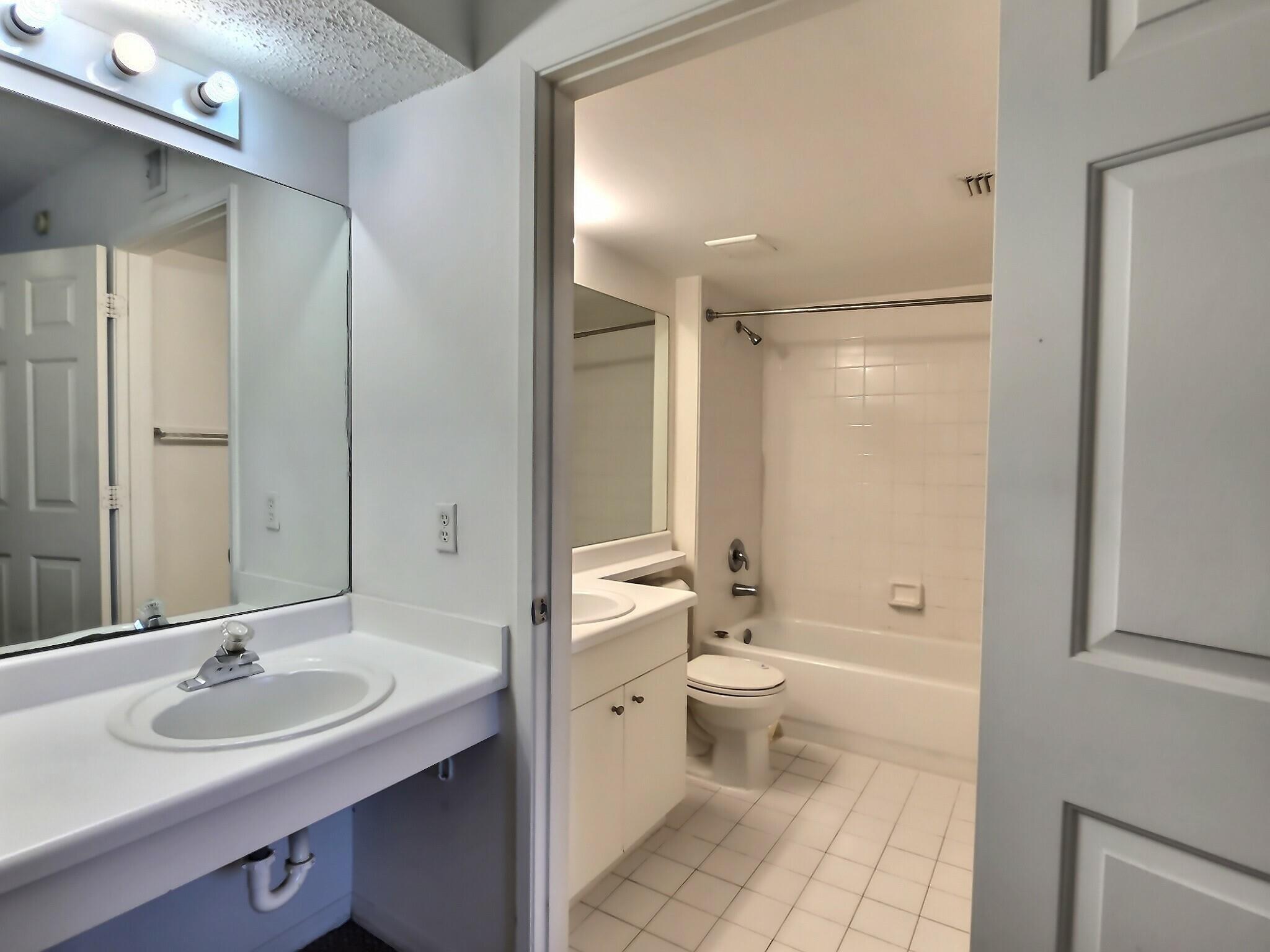 2620 S University Dr Unit: 214