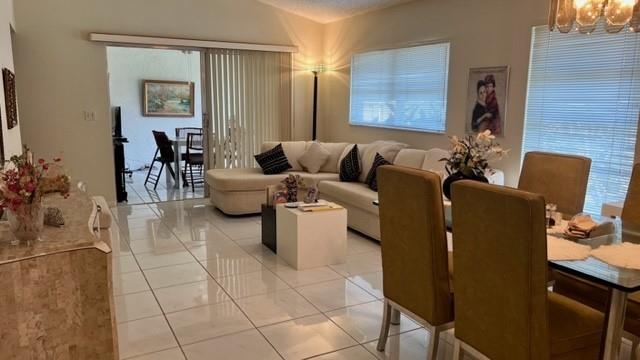8279 Summerbreeze Ln Unit: 8279