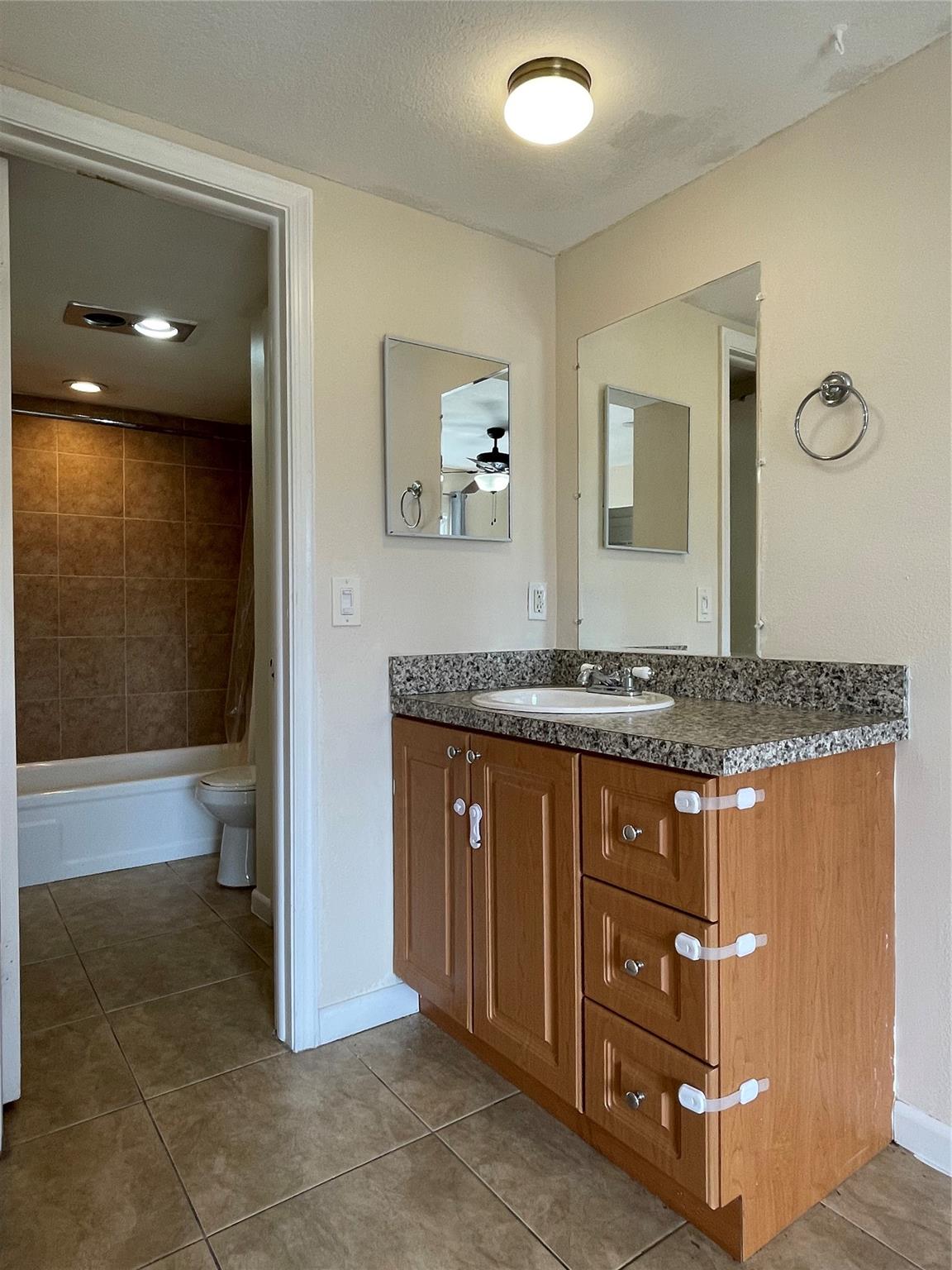 555 SE 8th st Unit: 251