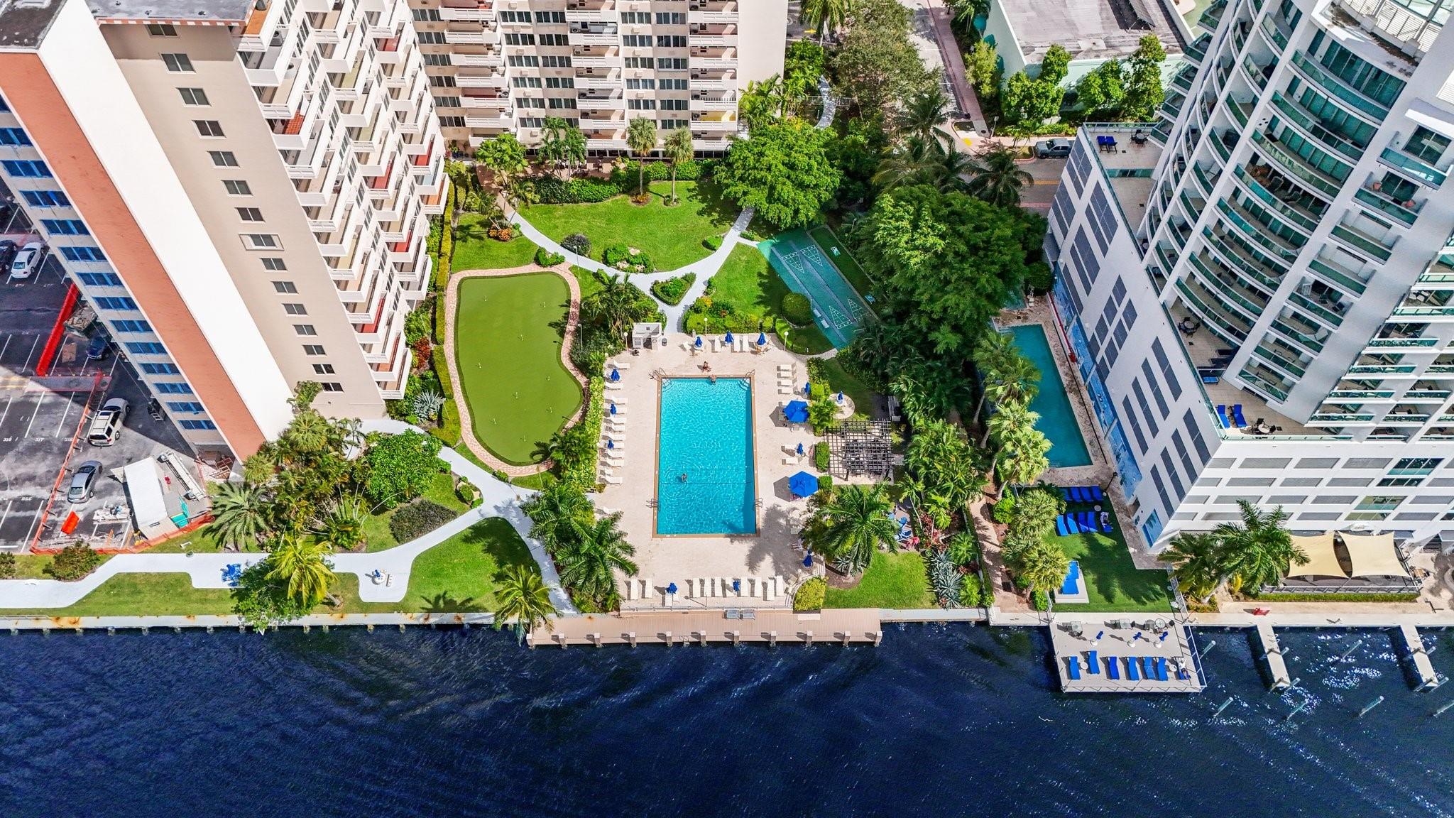 3233 NE 34th St Unit: 1512A