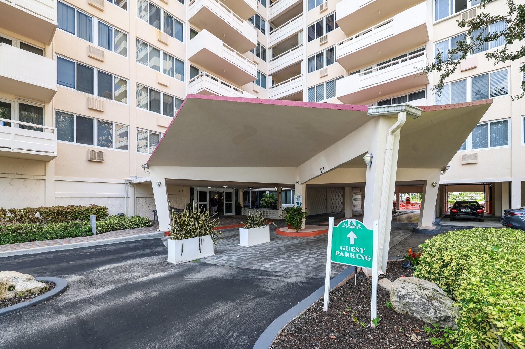 3233 NE 34th St Unit: 1512A