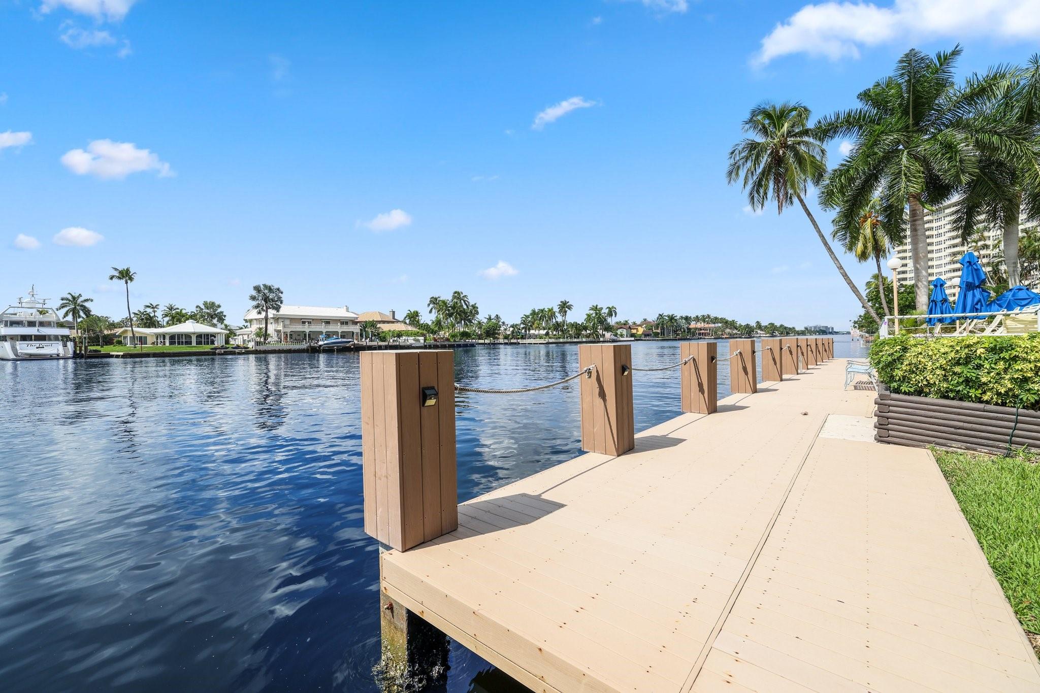 3233 NE 34th St Unit: 1512A