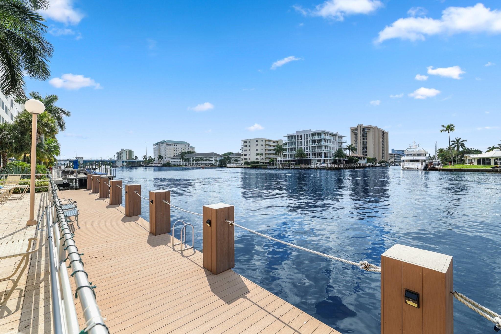 3233 NE 34th St Unit: 1512A