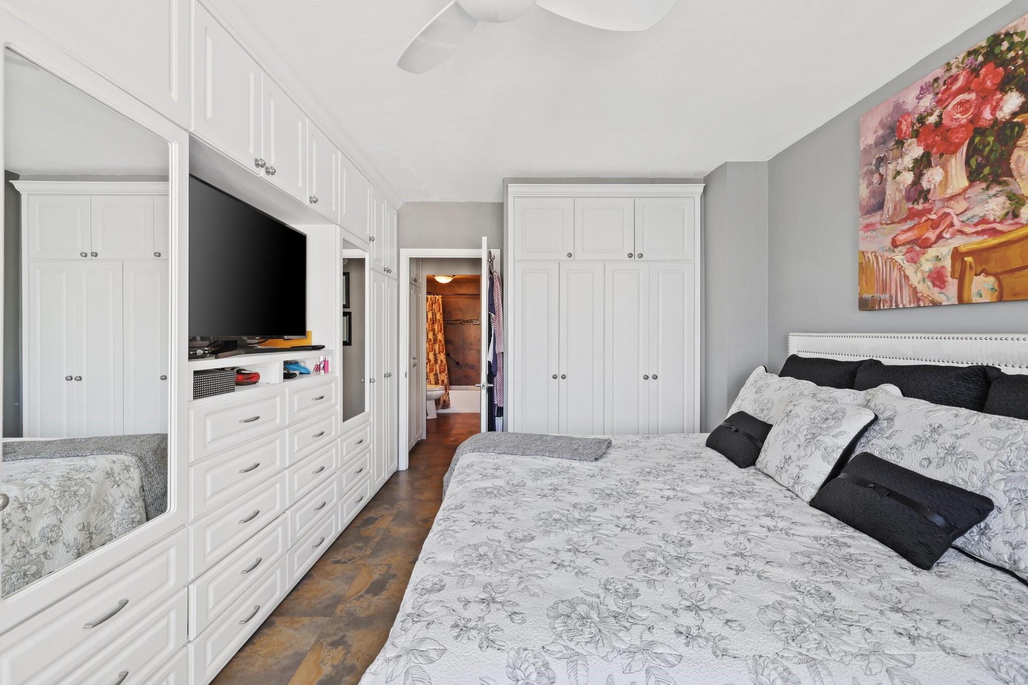 3233 NE 34th St Unit: 1512A