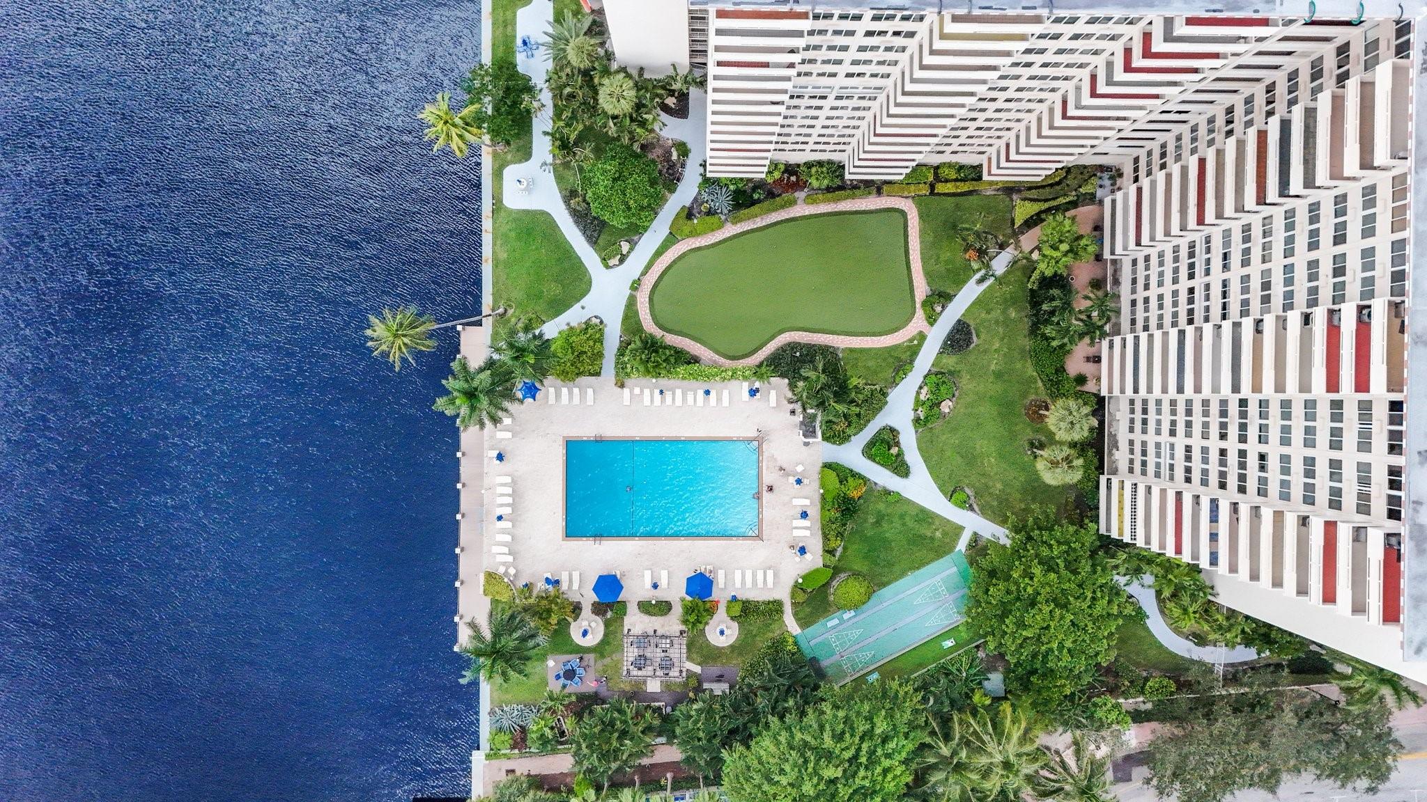 3233 NE 34th St Unit: 1512A