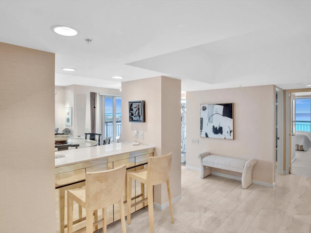 901 E Camino Real Ph-2B, Boca Raton Unit: Ph-2B