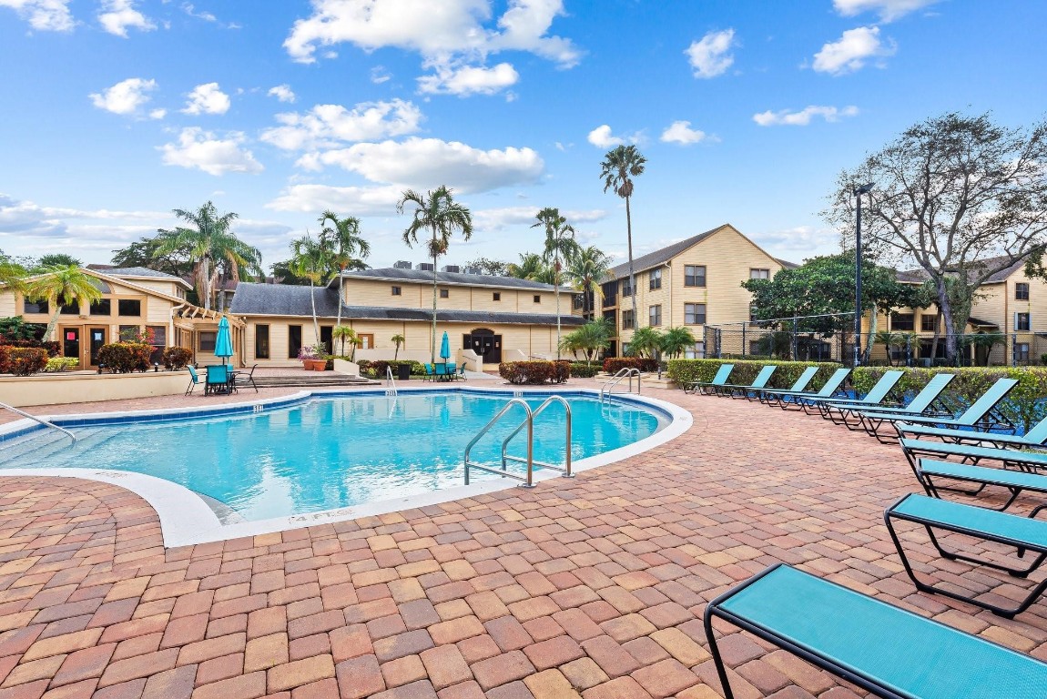 2317 N Congress 11 Avenue Unit: 11